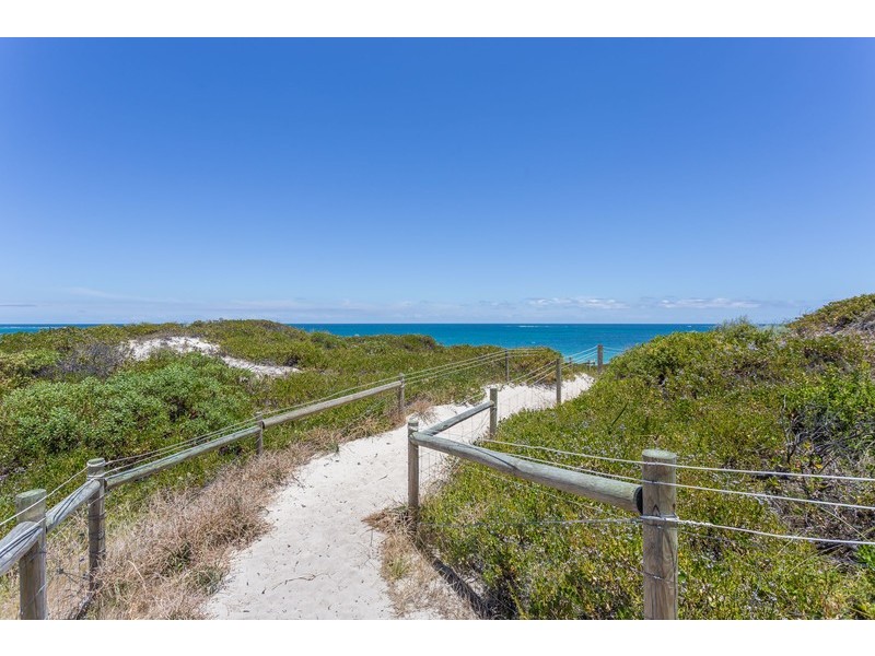 32 Broach Way, Alkimos WA 6038