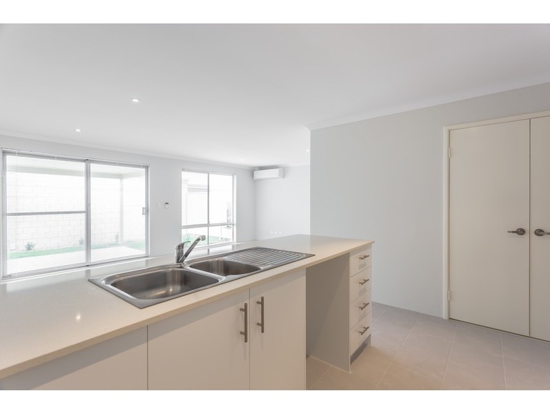 22 Broach Way, Alkimos WA 6038