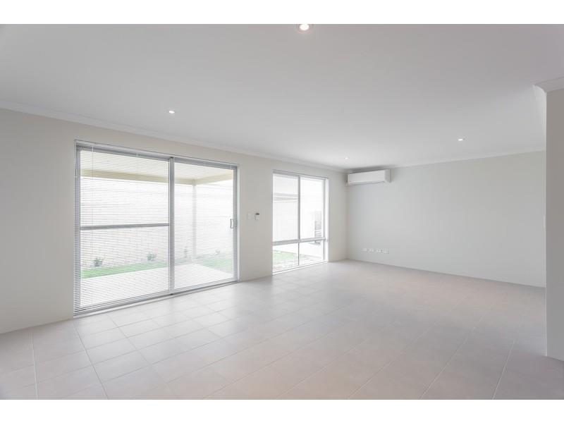 22 Broach Way, Alkimos WA 6038