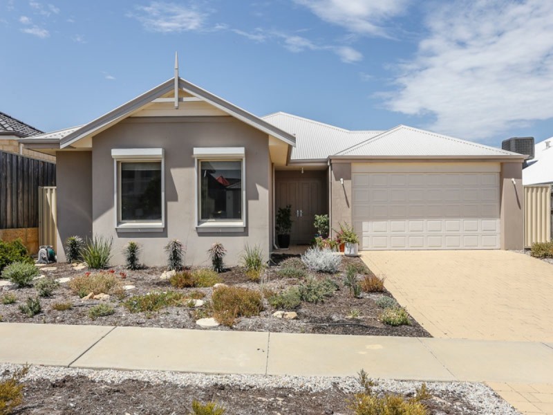 16 Spiral Flag Road, Yanchep WA 6035