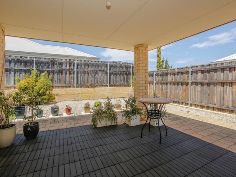 16 Spiral Flag Road, Yanchep WA 6035