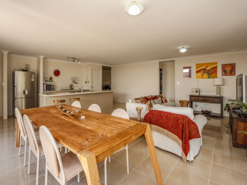 16 Spiral Flag Road, Yanchep WA 6035