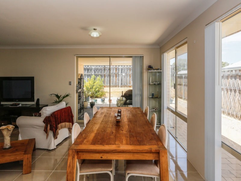 16 Spiral Flag Road, Yanchep WA 6035