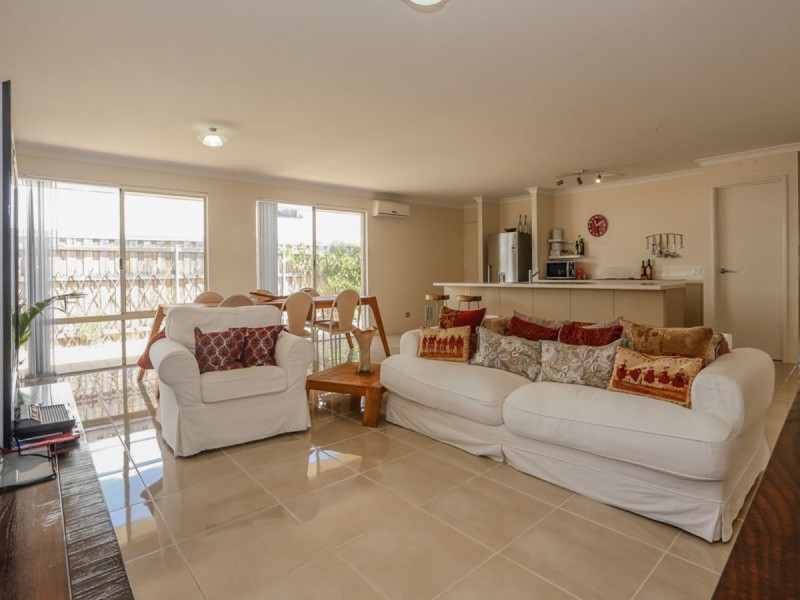 16 Spiral Flag Road, Yanchep WA 6035