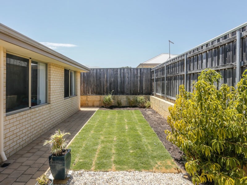 16 Spiral Flag Road, Yanchep WA 6035