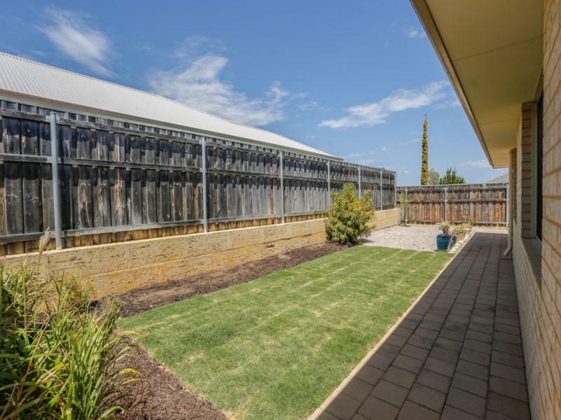 16 Spiral Flag Road, Yanchep WA 6035