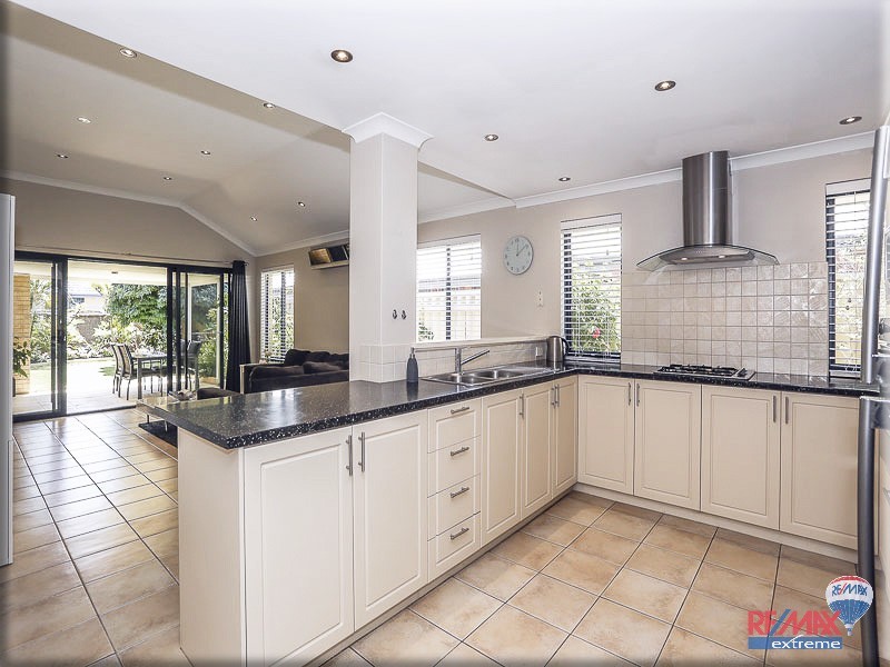 33 Tollesbury Avenue, Butler WA 6036