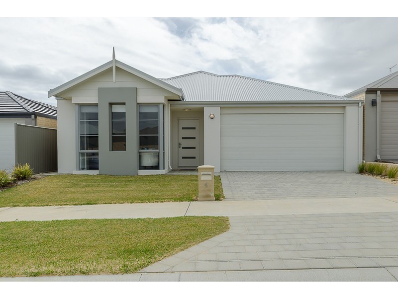 4 Gamboge Street, Eglinton WA 6034