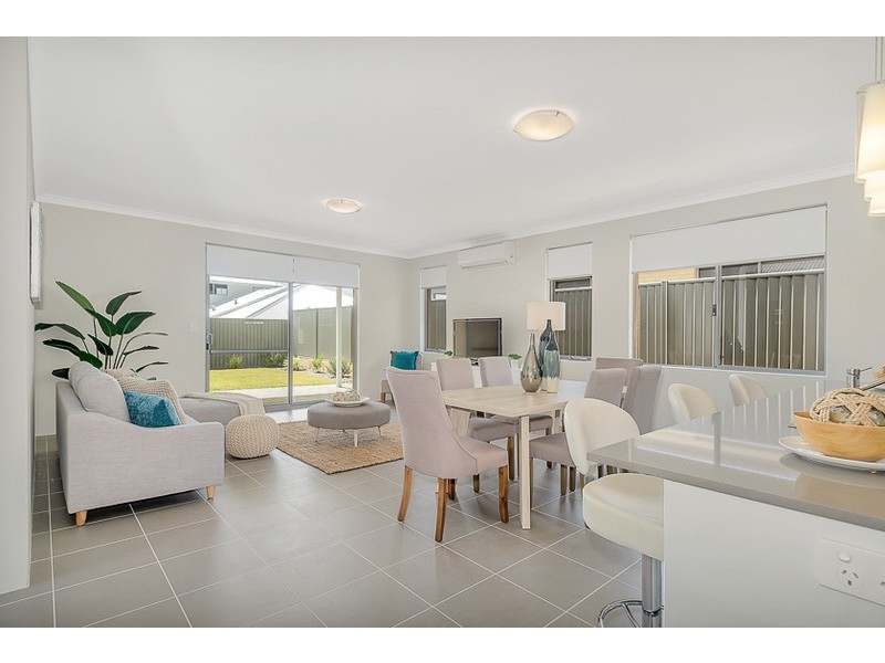 4 Gamboge Street, Eglinton WA 6034