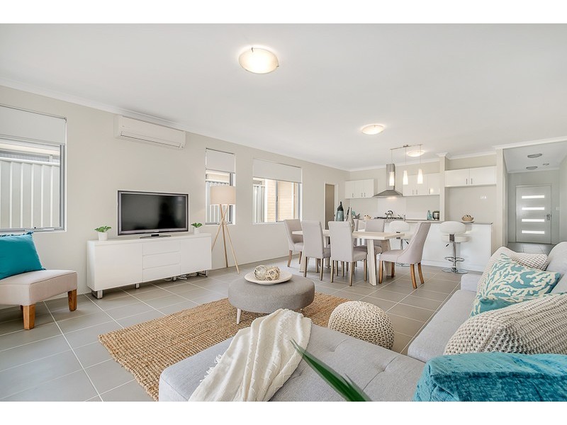 4 Gamboge Street, Eglinton WA 6034