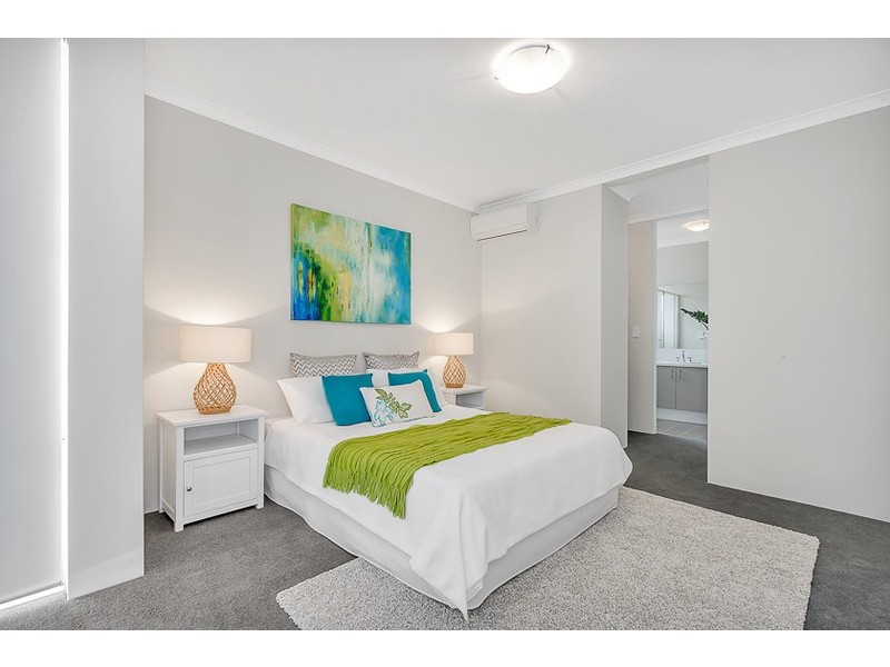 4 Gamboge Street, Eglinton WA 6034