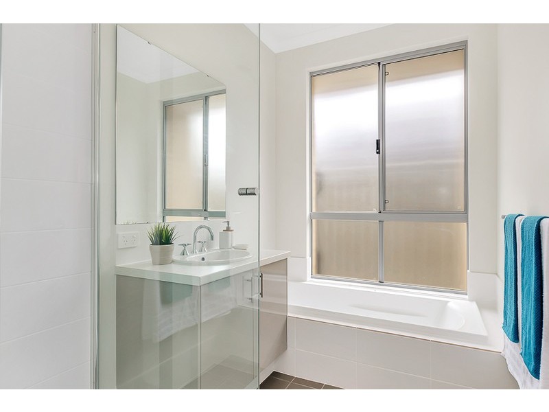 4 Gamboge Street, Eglinton WA 6034