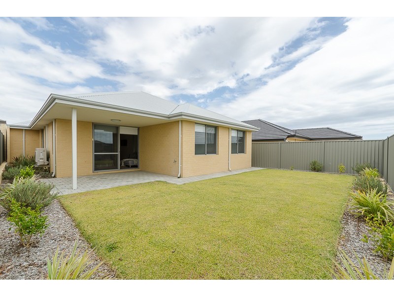 4 Gamboge Street, Eglinton WA 6034