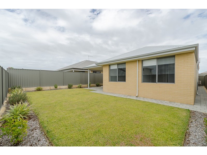 4 Gamboge Street, Eglinton WA 6034