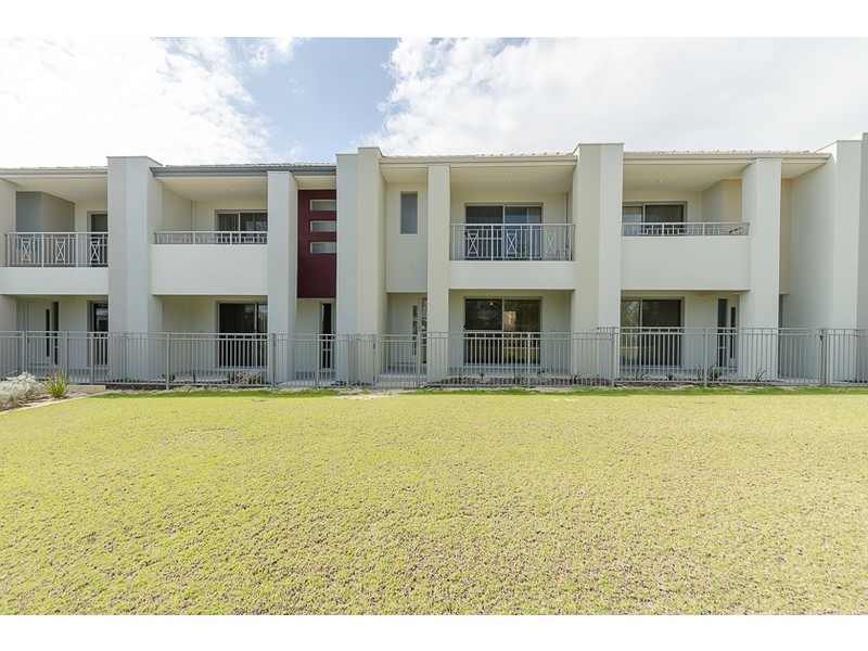 4/22 Scrubwren Circuit, Alkimos WA 6038