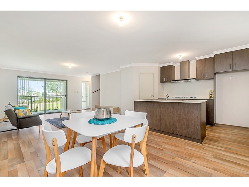 4/22 Scrubwren Circuit, Alkimos WA 6038