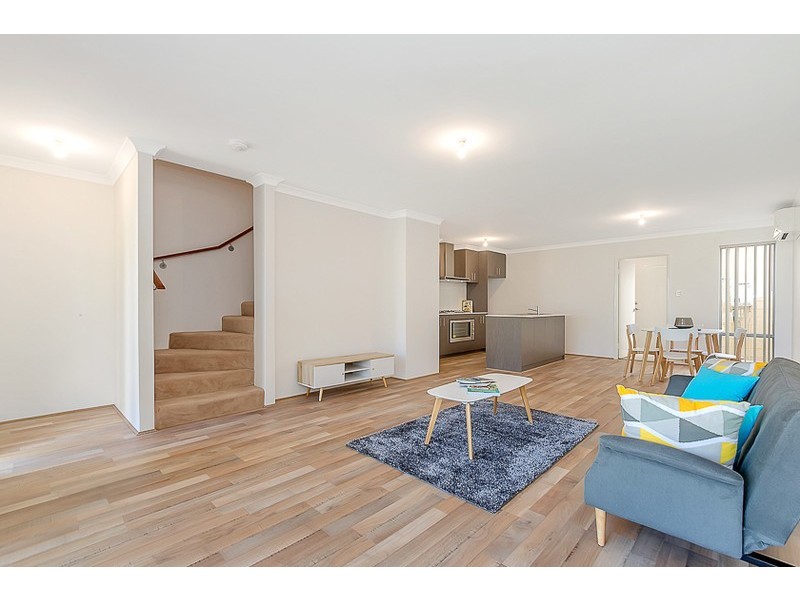 4/22 Scrubwren Circuit, Alkimos WA 6038