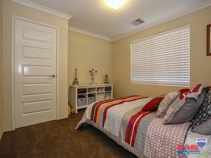 20 Tinsel Street, Yanchep WA 6035