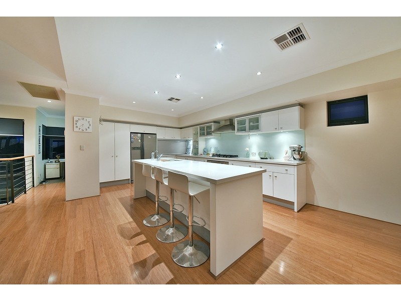 19 Seabird Bend, Jindalee WA 6036