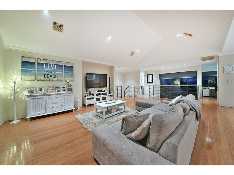 19 Seabird Bend, Jindalee WA 6036