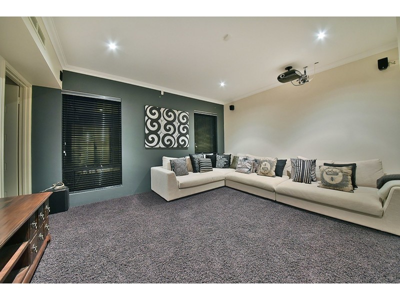 19 Seabird Bend, Jindalee WA 6036