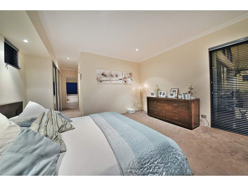 19 Seabird Bend, Jindalee WA 6036