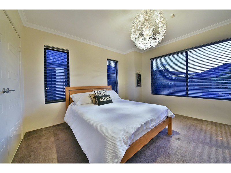 19 Seabird Bend, Jindalee WA 6036