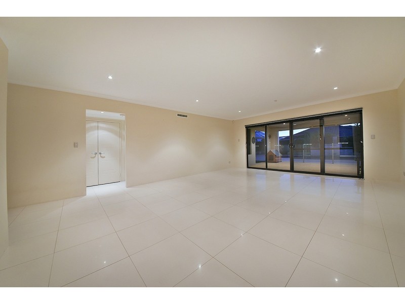 19 Seabird Bend, Jindalee WA 6036