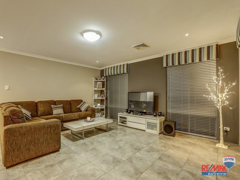 7 Badley Loop, Butler WA 6036