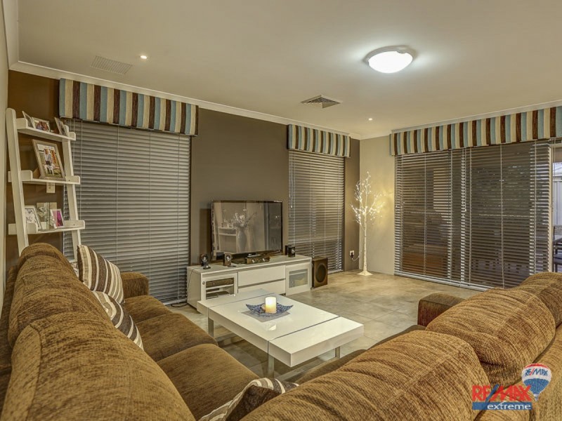 7 Badley Loop, Butler WA 6036