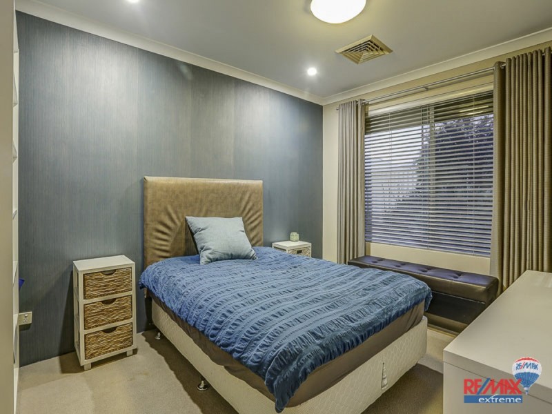 7 Badley Loop, Butler WA 6036