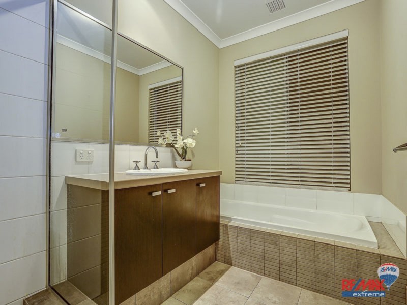 7 Badley Loop, Butler WA 6036