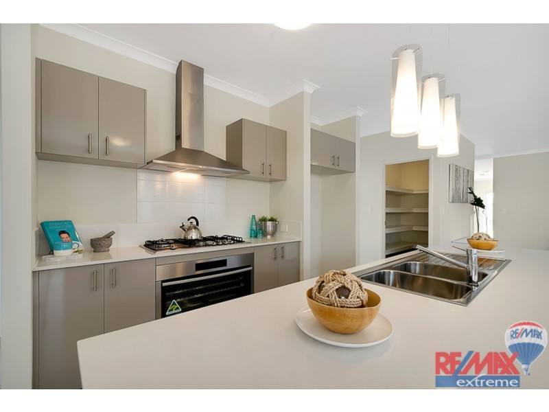 9 Gamboge Street, Eglinton WA 6034