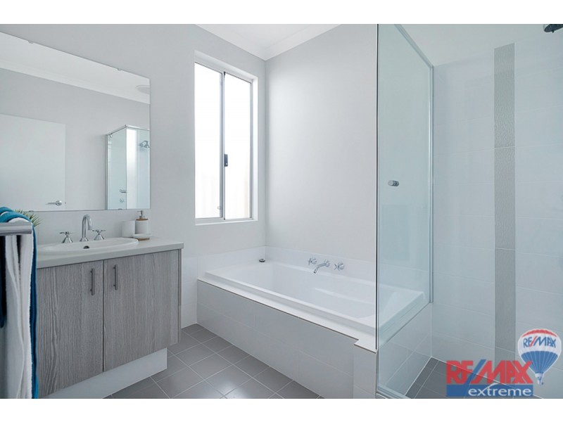 9 Gamboge Street, Eglinton WA 6034