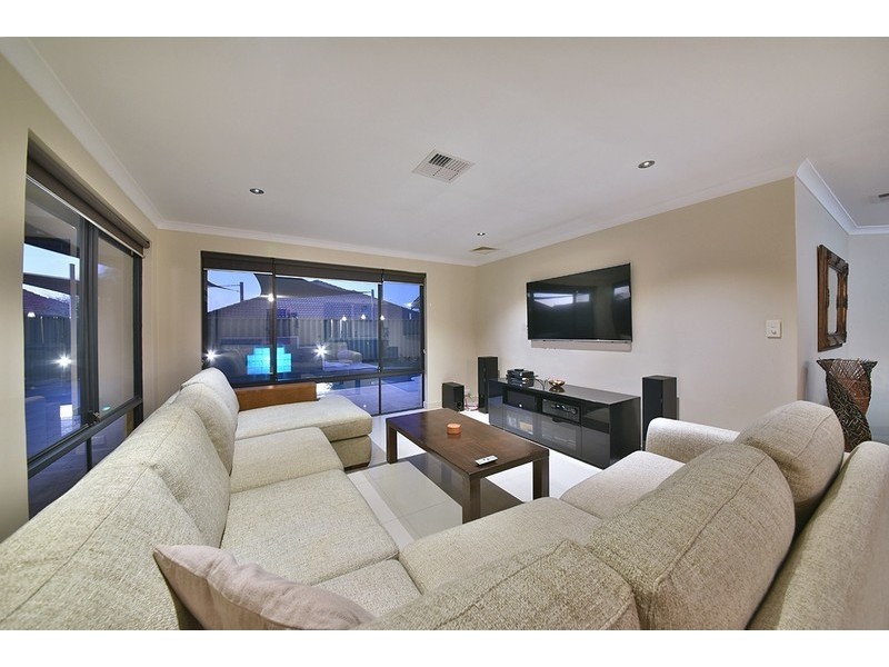 27 Heysham Bend, Butler WA 6036