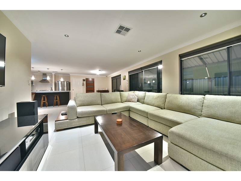 27 Heysham Bend, Butler WA 6036