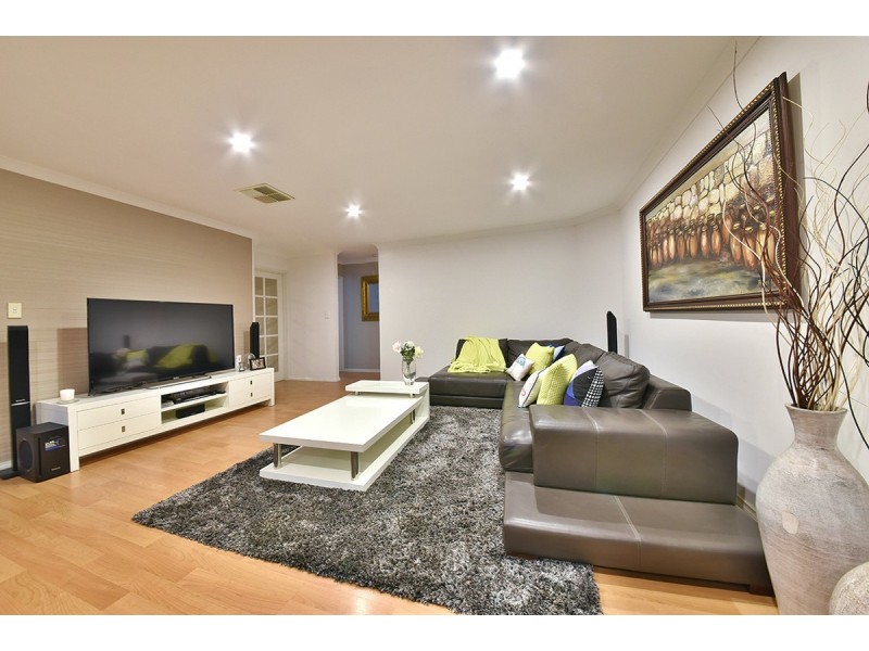 6 Leyland Road, Butler WA 6036