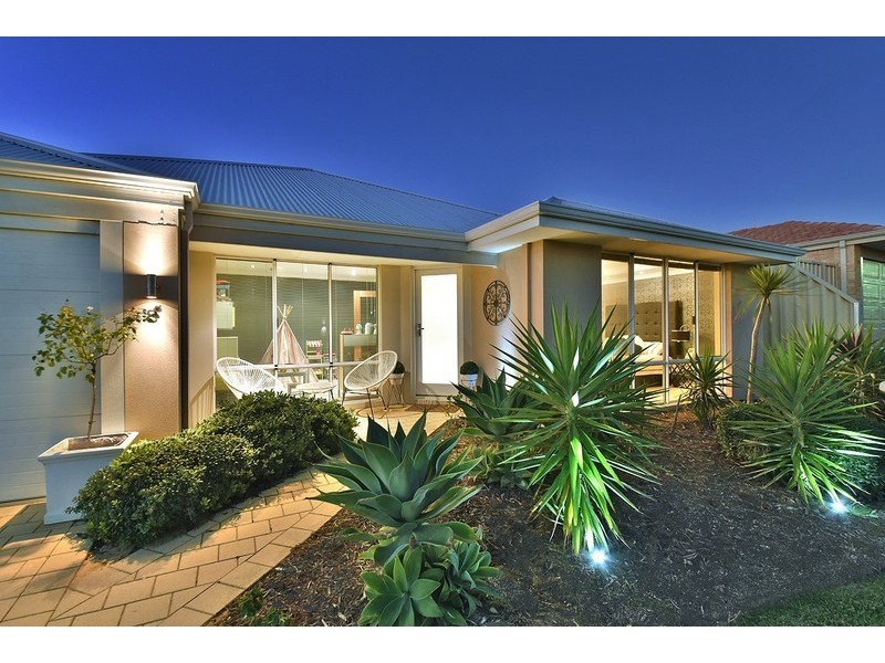 8 Paisley Link, Butler WA 6036