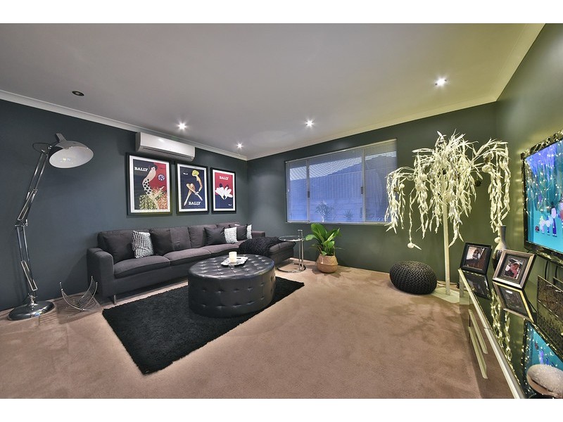 8 Paisley Link, Butler WA 6036