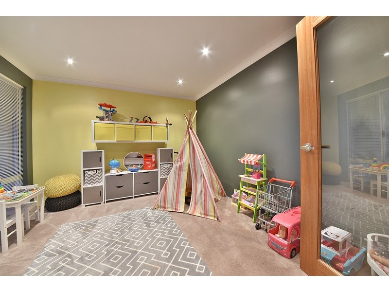 8 Paisley Link, Butler WA 6036