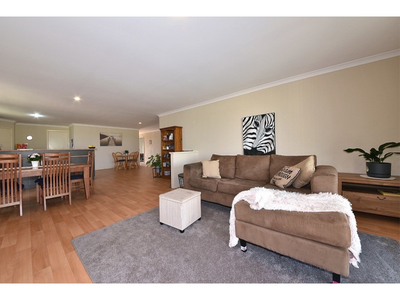 16 Tarbert Parade, Ridgewood WA 6030