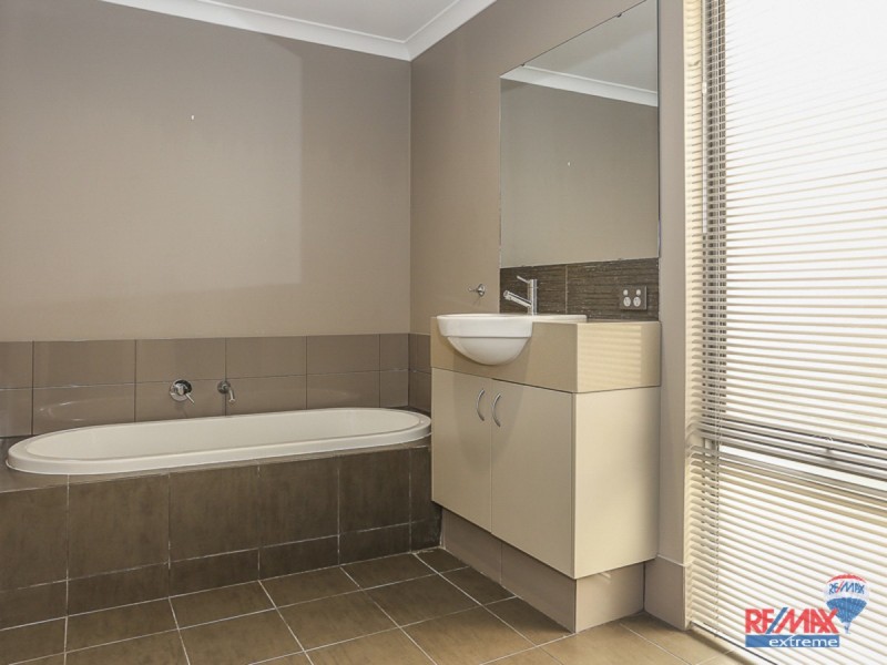 9 Bundegi Way, Two Rocks WA 6037