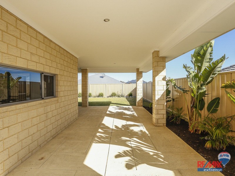 9 Bundegi Way, Two Rocks WA 6037