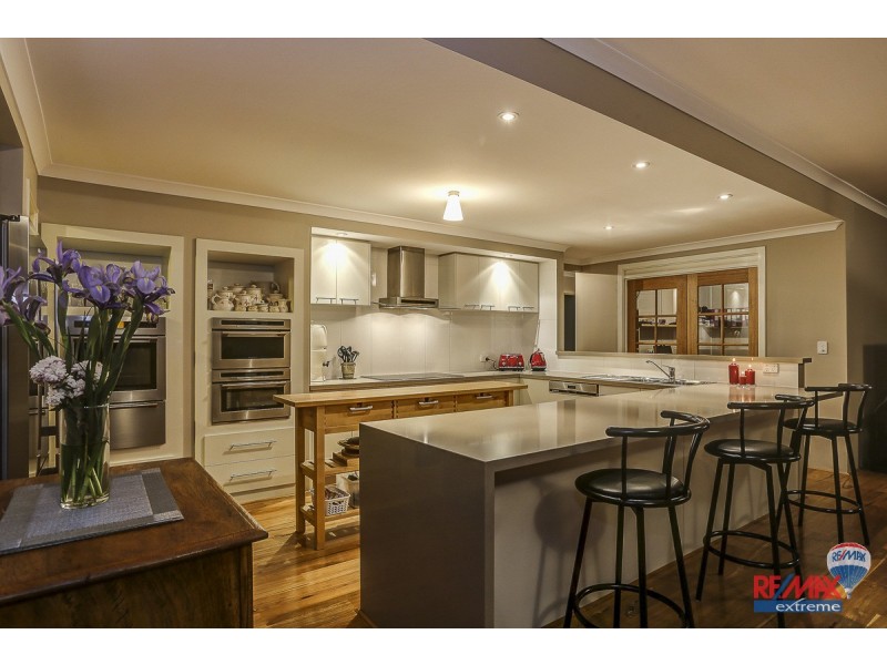 16 Harlequin Way, Yanchep WA 6035