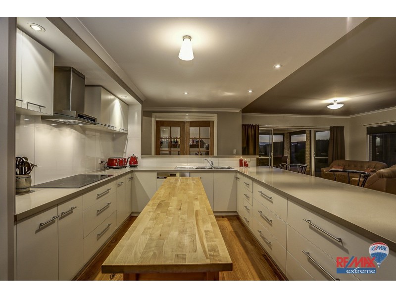 16 Harlequin Way, Yanchep WA 6035