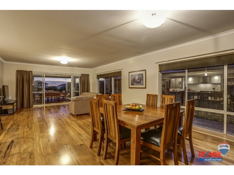 16 Harlequin Way, Yanchep WA 6035