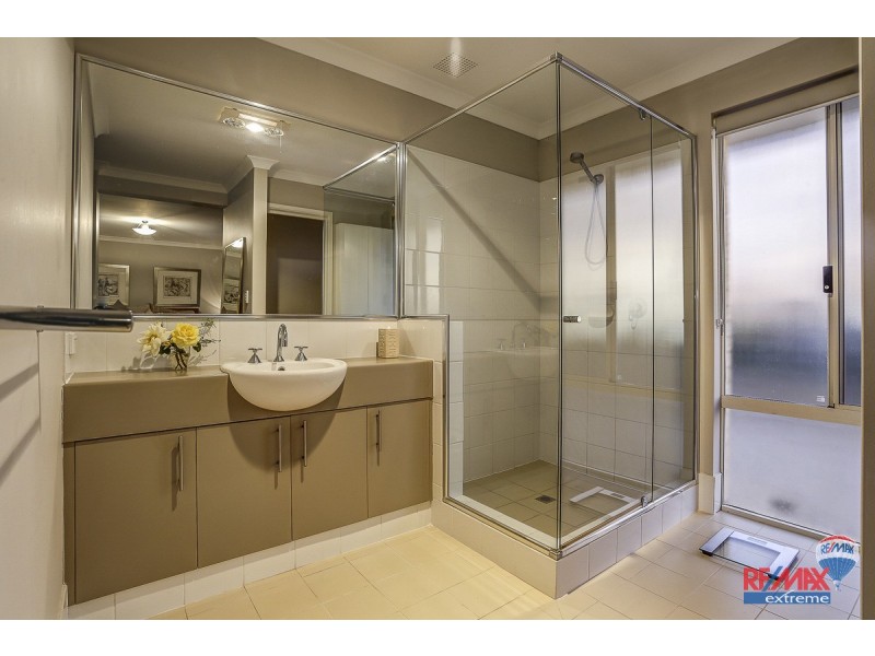 16 Harlequin Way, Yanchep WA 6035