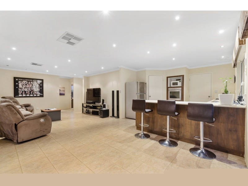 17 Chilworth Road, Butler WA 6036