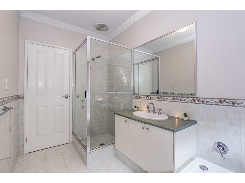 1 Flagtail Outlook, Yanchep WA 6035