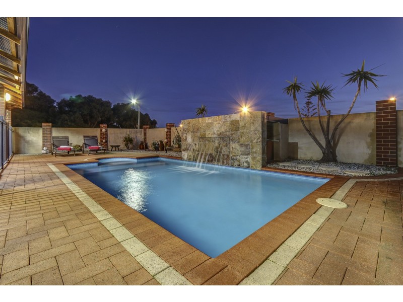 1 Flagtail Outlook, Yanchep WA 6035